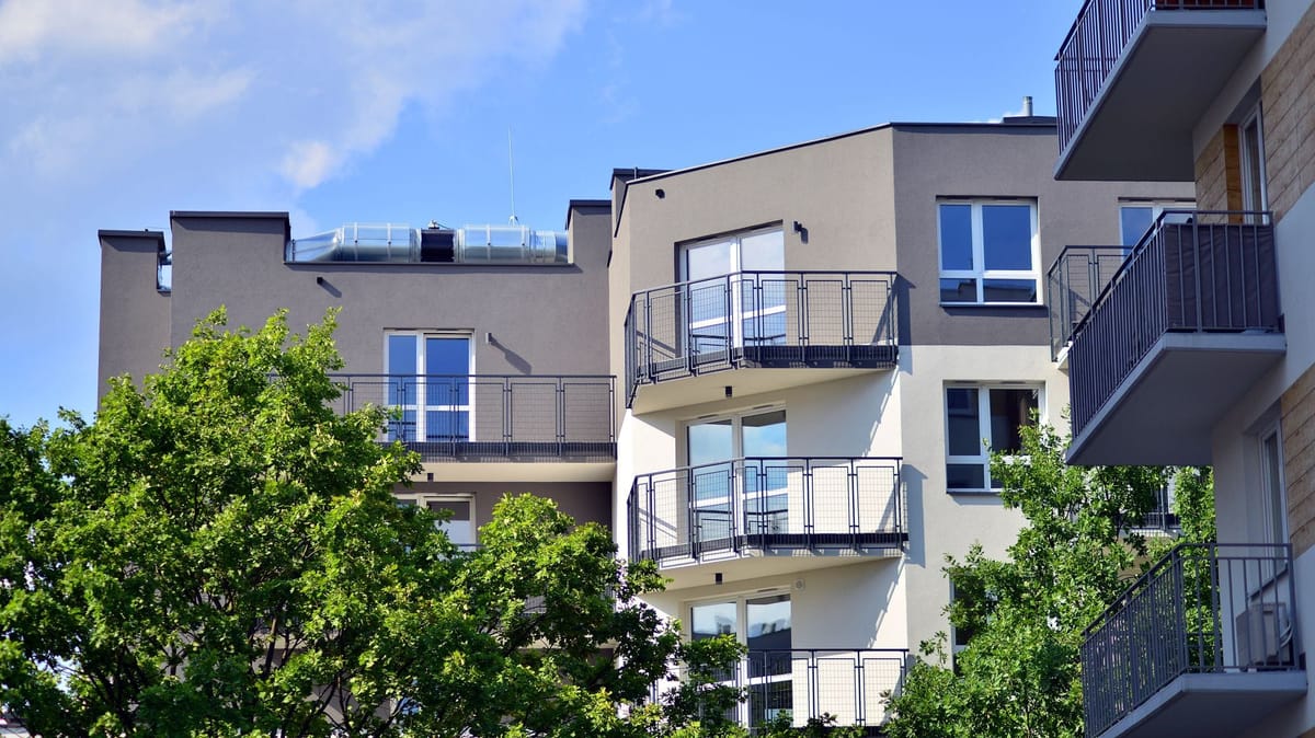 Ein Mehrparteienhaus in München, welches eine Reinigung benötigt