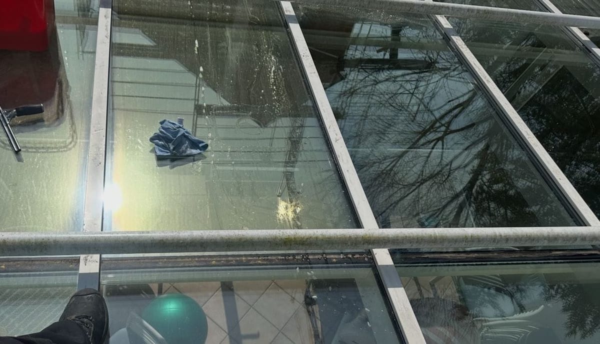 Reinigung von Glas in Olching, welches eine Reinigung benötigt